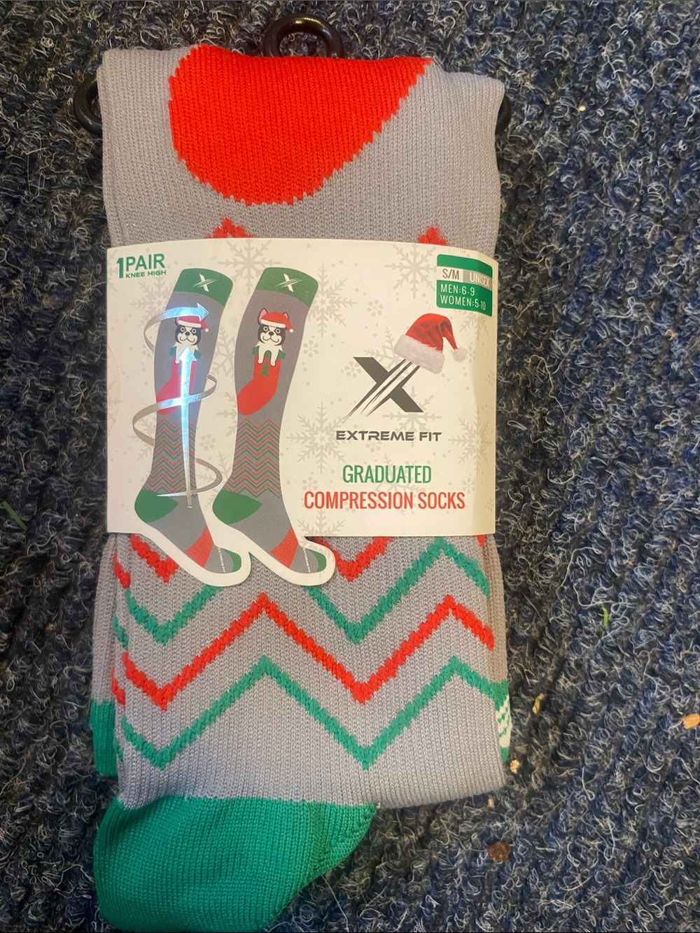 Extreme Fit Men's Gray, Green & Red Chevron Compression Socks